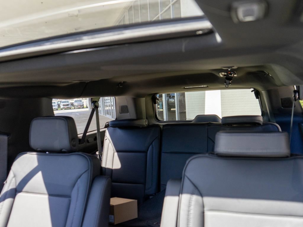New 2026 GMC Yukon XL Denali w/ Denali Reserve Package image 13