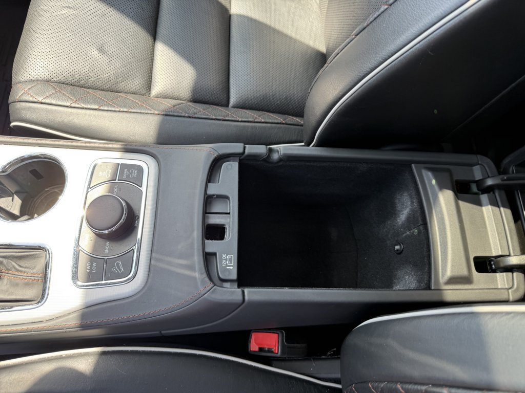 Used 2020 Jeep Grand Cherokee Summit AWD/4WD image 32