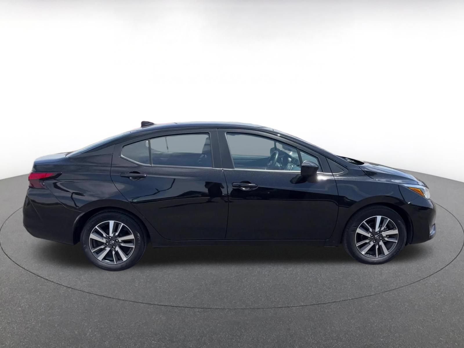 Used 2025 Nissan Versa SV FWD image 15