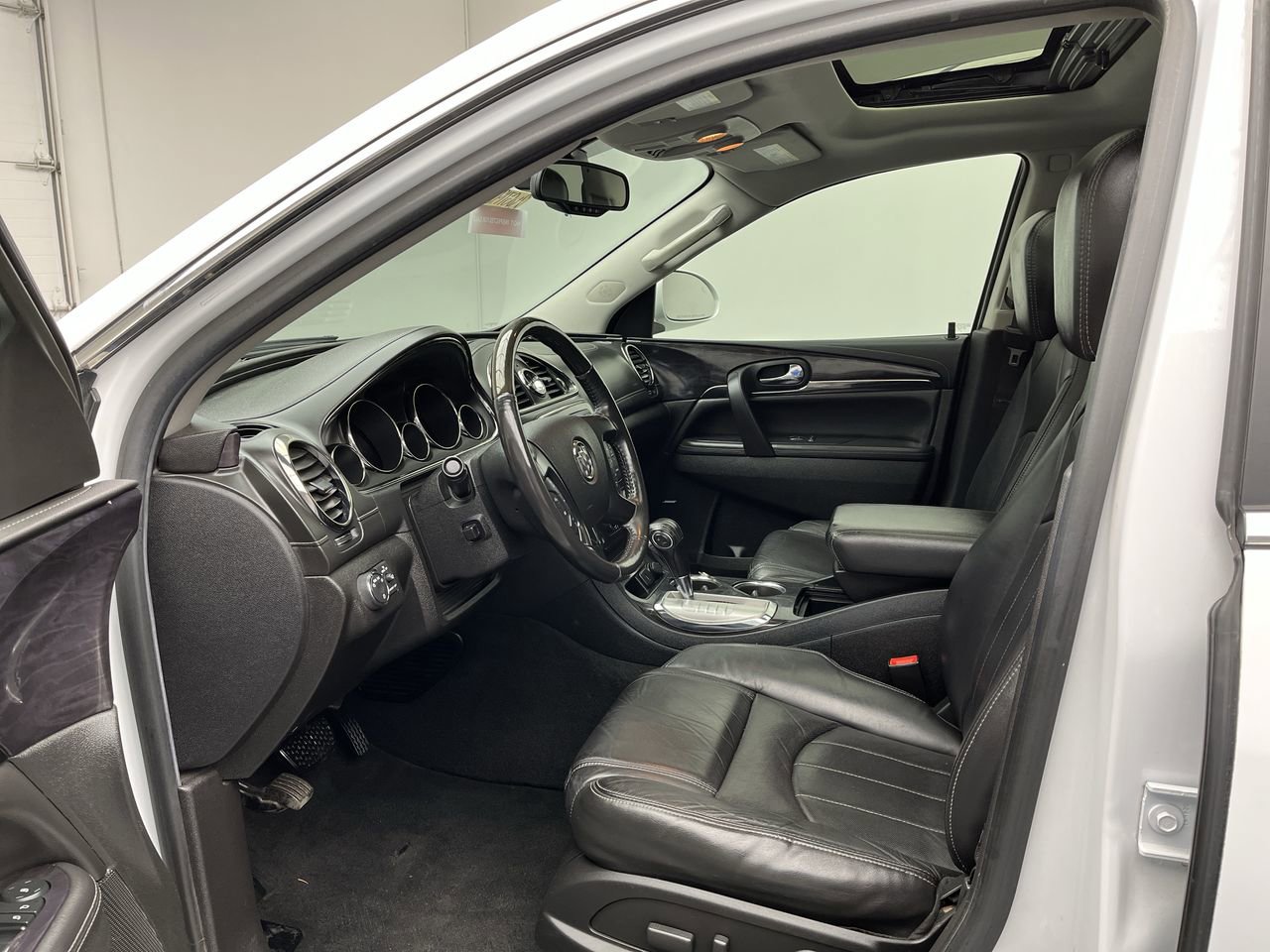Used 2017 Buick Enclave Premium image 3
