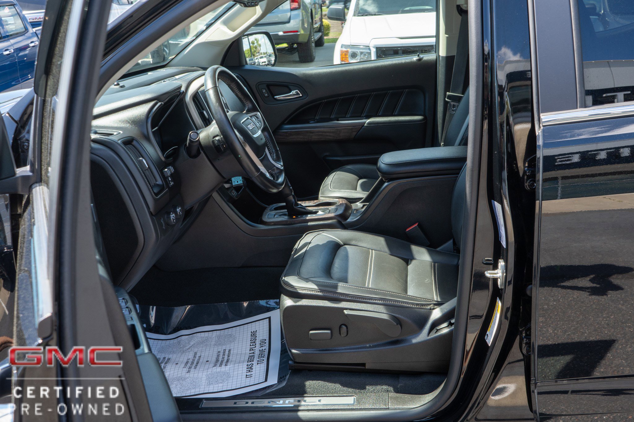 Used 2021 GMC Canyon Denali image 18