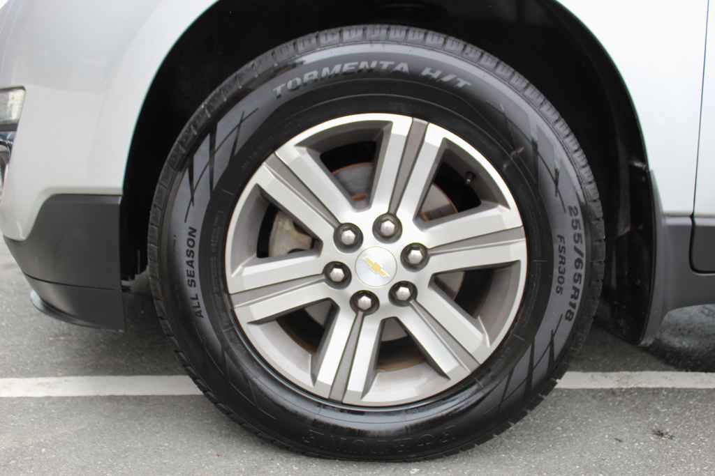 Used 2017 Chevrolet Traverse LT FWD image 34