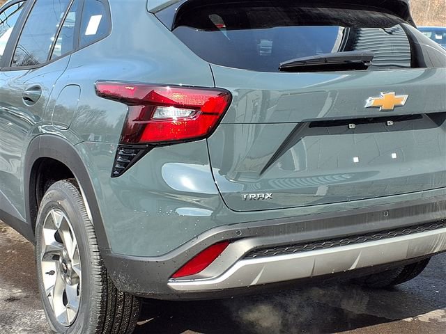 New 2026 Chevrolet Trax LT w/ Driver Confidence Package image 18