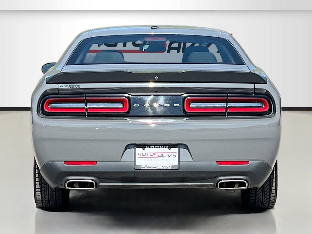 Used 2023 Dodge Challenger SXT image 6