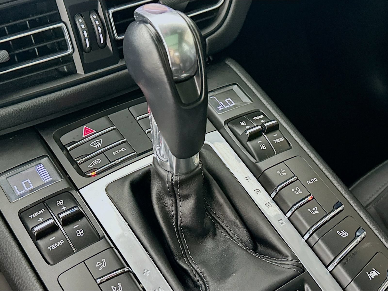 Used 2019 Porsche Macan AWD/4WD image 28