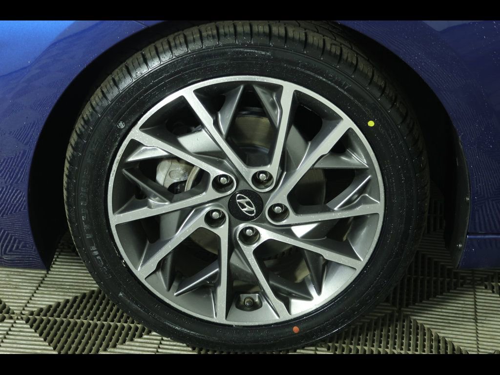 Used 2020 Hyundai Elantra Limited w/ Ultimate Package 03 FWD image 14