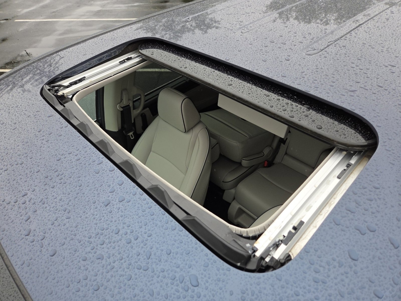 Certified 2025 Honda Odyssey Touring image 4