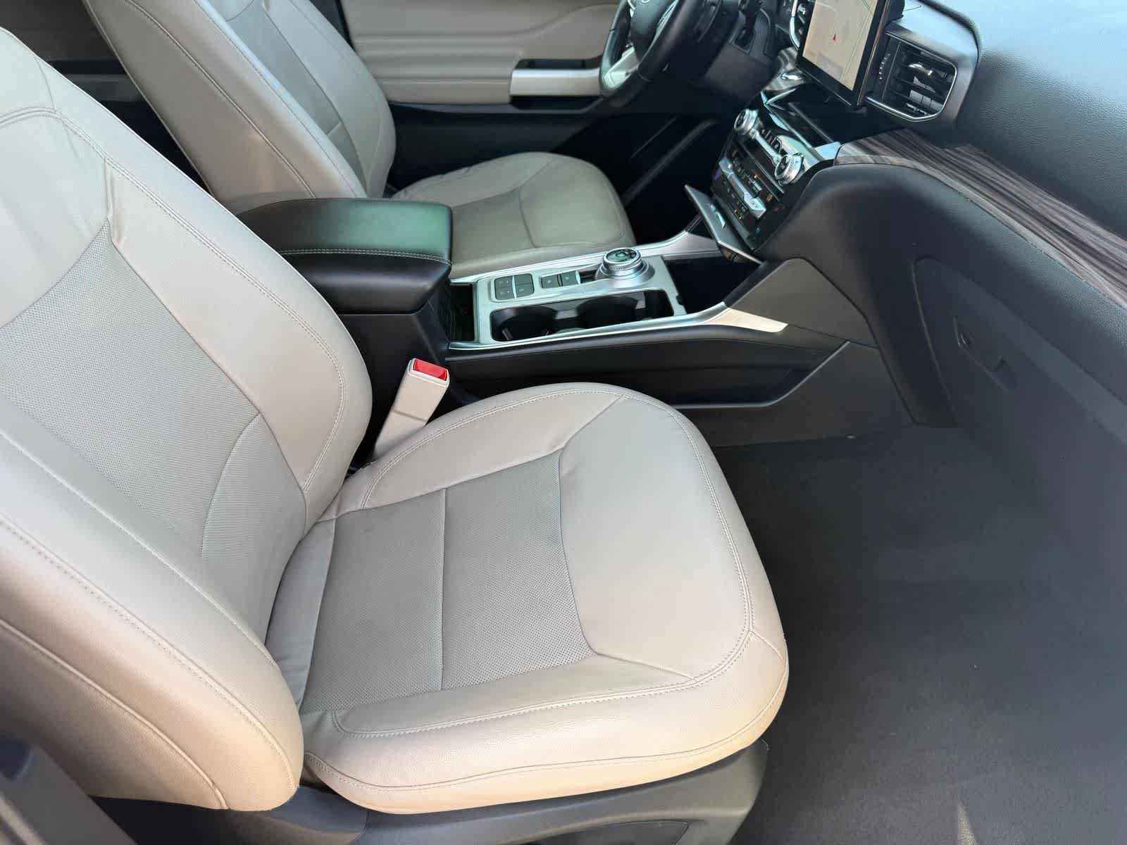 Used 2021 Ford Explorer Limited w/ Hybrid Equipment Group 310A RWD image 34