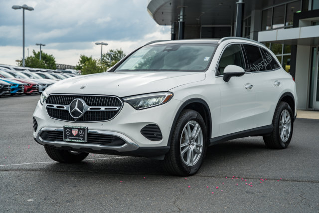 Used 2023 Mercedes-Benz GLC 300 4MATIC image 3