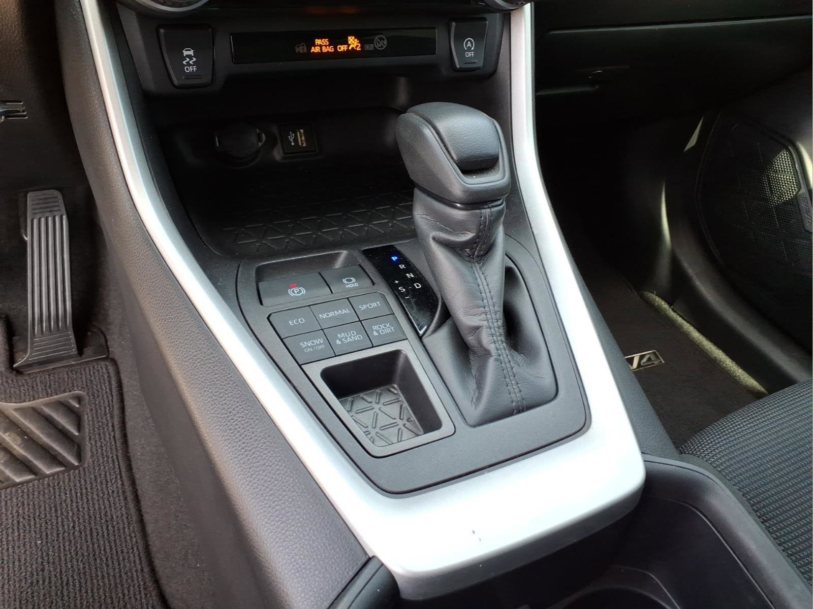 Used 2024 Toyota RAV4 LE image 20