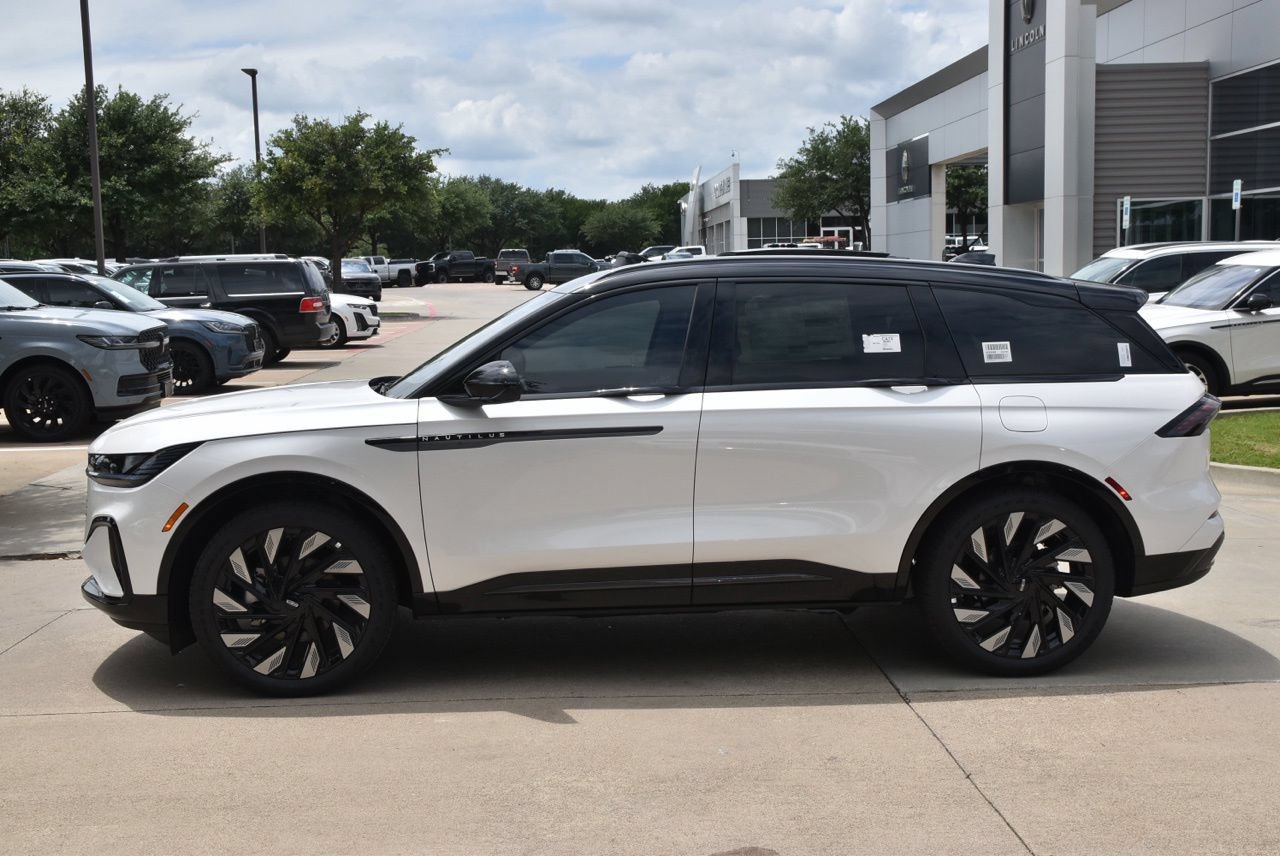 New 2026 Lincoln Nautilus Reserve AWD/4WD image 18