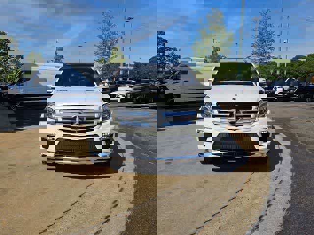 Used 2014 Mercedes-Benz GL 550 4MATIC image 4