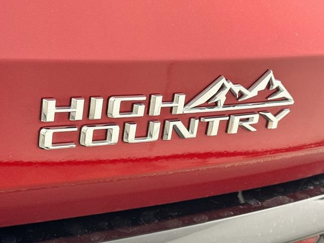 Used 2025 Chevrolet Traverse High Country w/ LPO, Floor Liner Package FWD image 29