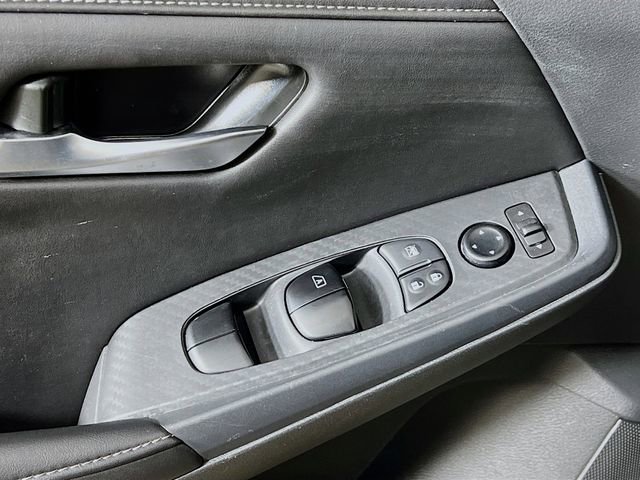 Used 2025 Nissan Sentra SV w/ All-Weather Package FWD image 9
