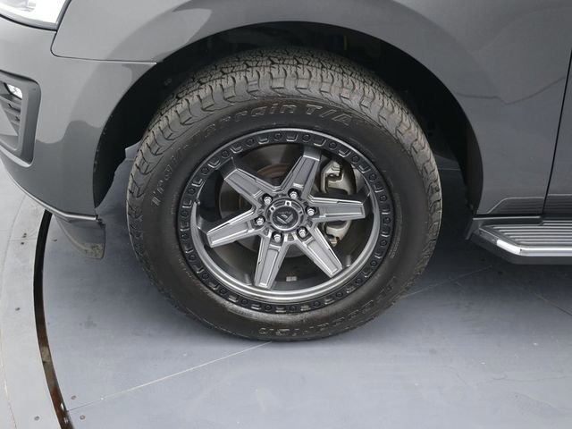 Certified 2021 Ford Expedition Max XLT image 9