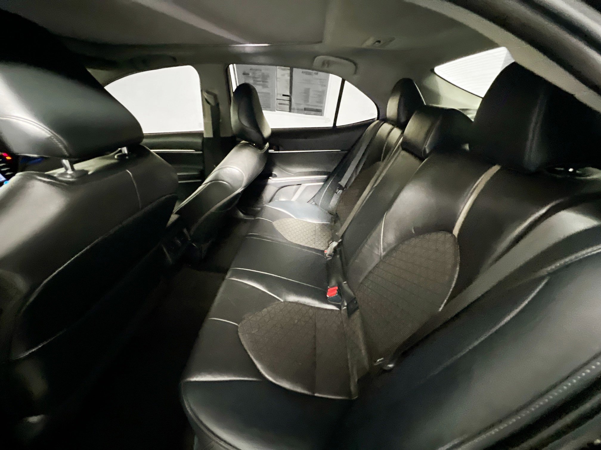 Used 2020 Toyota Camry XSE image 29