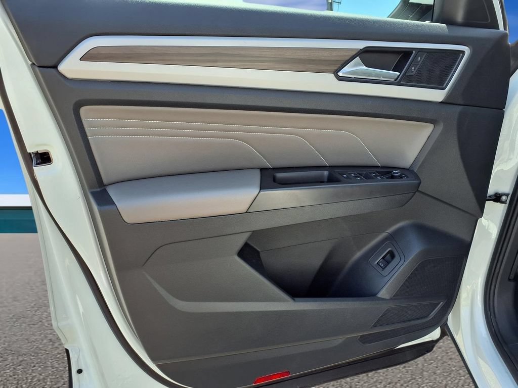 Used 2023 Volkswagen Atlas SEL AWD/4WD image 22