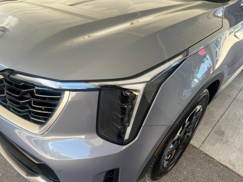 Certified 2025 Kia Sorento S w/ Panoramic Sunroof Package FWD image 28