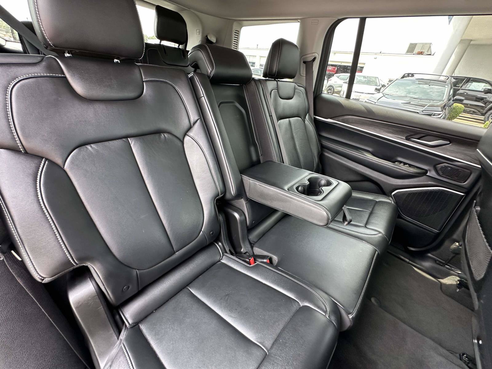 Used 2021 Jeep Grand Cherokee L Limited AWD/4WD image 33
