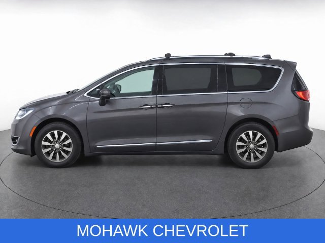 Used 2019 Chrysler Pacifica Touring-L Plus w/ Advanced Safetytec Group FWD image 7