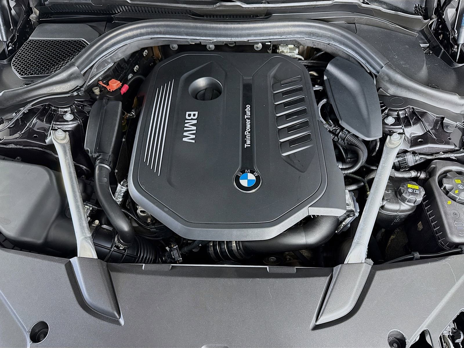 Used 2018 BMW 640i Gran Turismo xDrive image 32