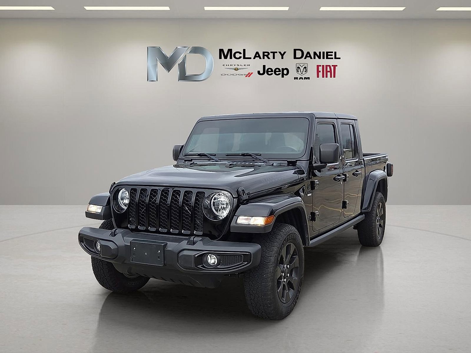 Used 2021 Jeep Gladiator Willys image 2