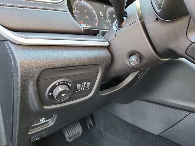 New 2025 Jeep Grand Cherokee Limited image 27