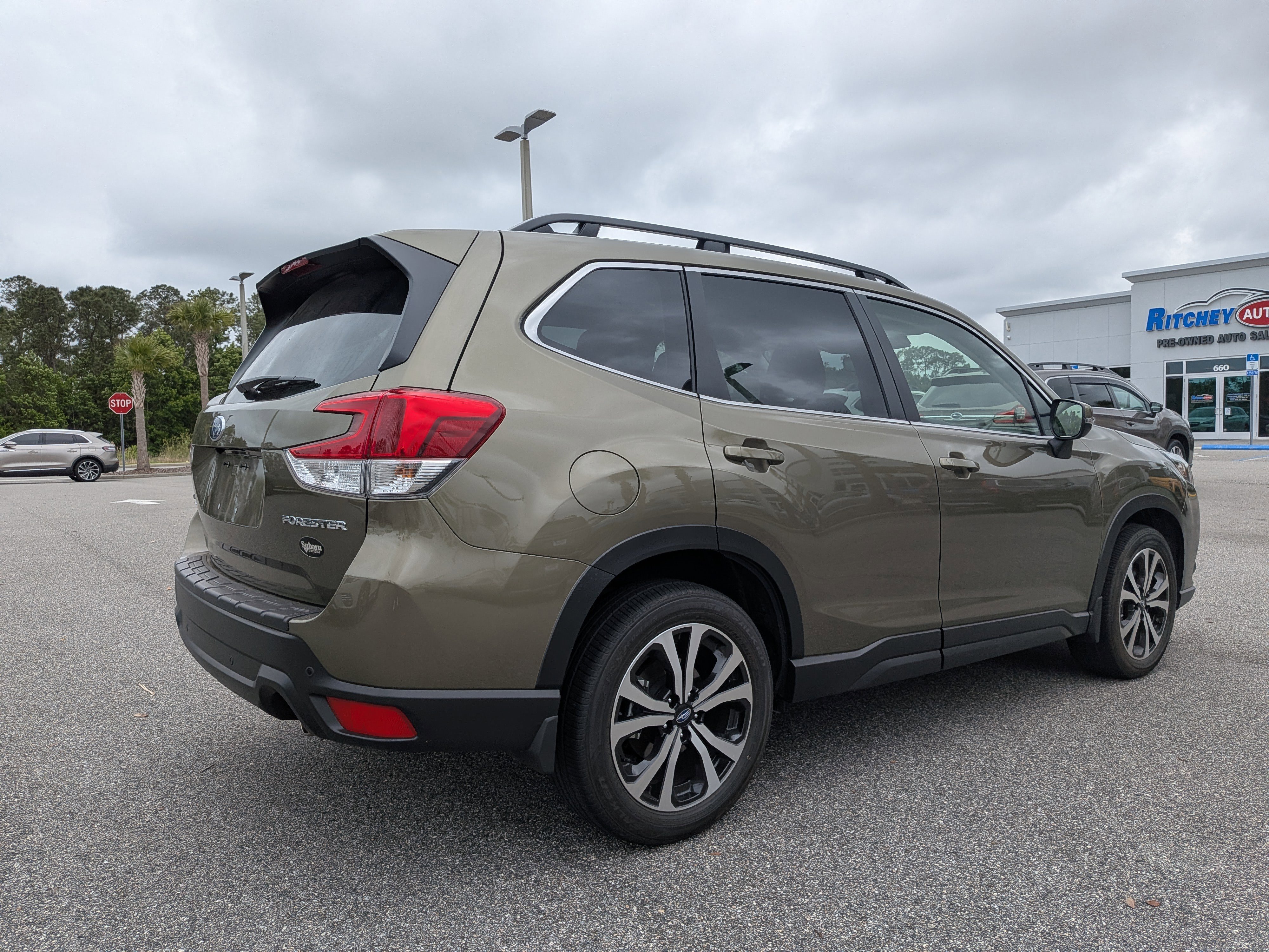 Certified 2022 Subaru Forester Limited w/ Popular Package #3 image 4