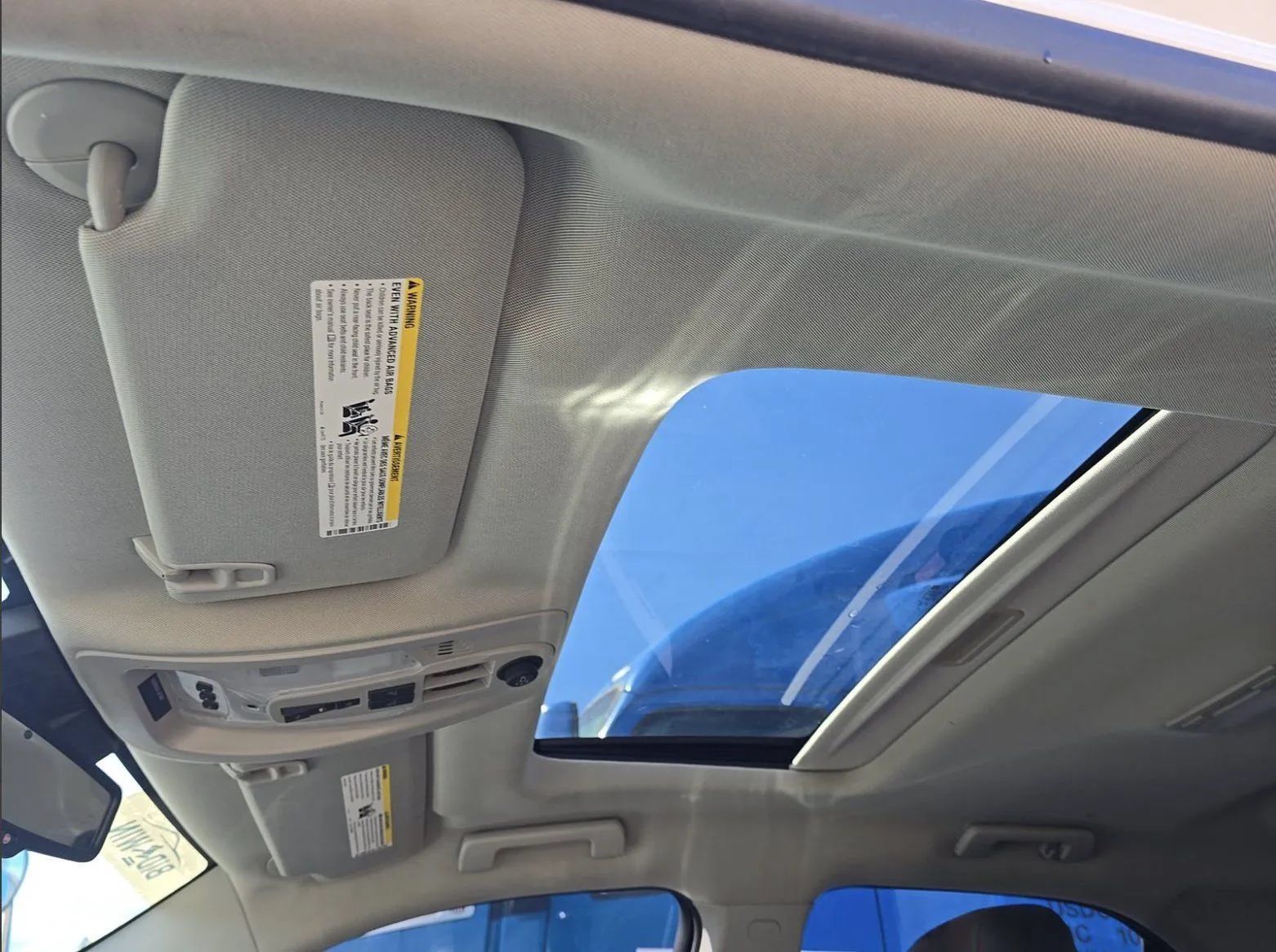 Used 2015 Chevrolet Equinox LTZ AWD/4WD image 9