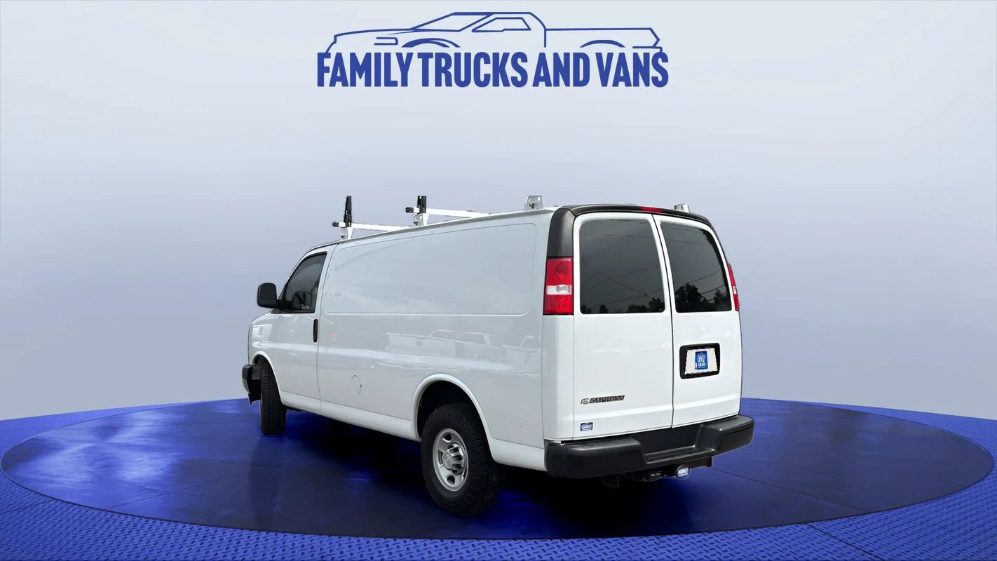 Used 2019 Chevrolet Express 2500 w/ Driver Convenience Package RWD image 3