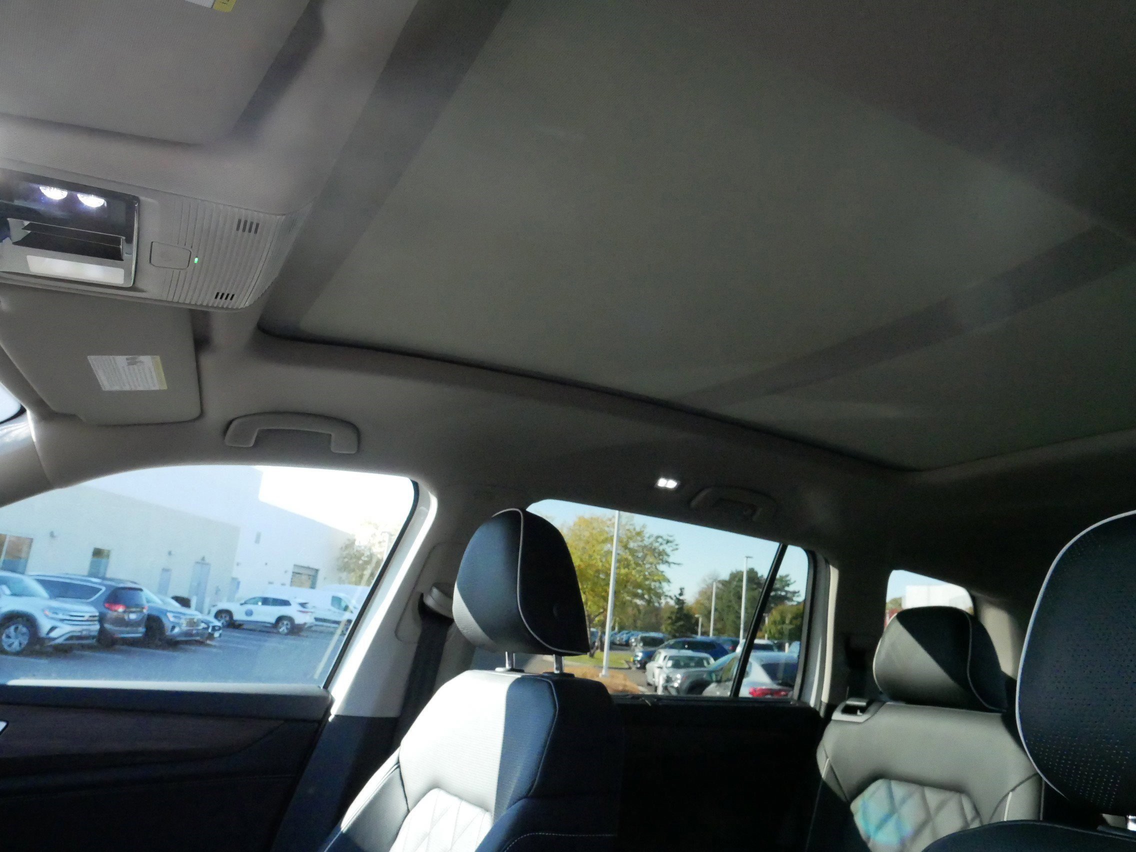 New 2026 Volkswagen Atlas SEL Premium R-Line image 10