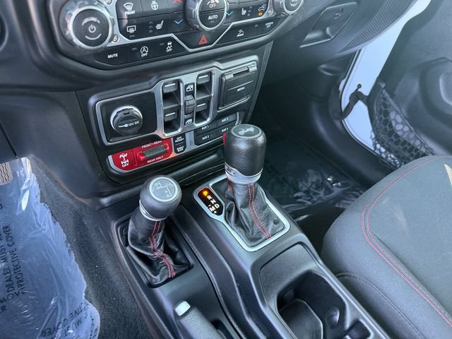 Used 2022 Jeep Wrangler Unlimited Rubicon w/ Cold Weather Group AWD/4WD image 23