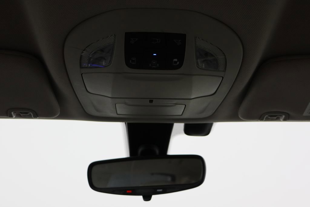 Used 2018 Chrysler Pacifica Touring-L image 25