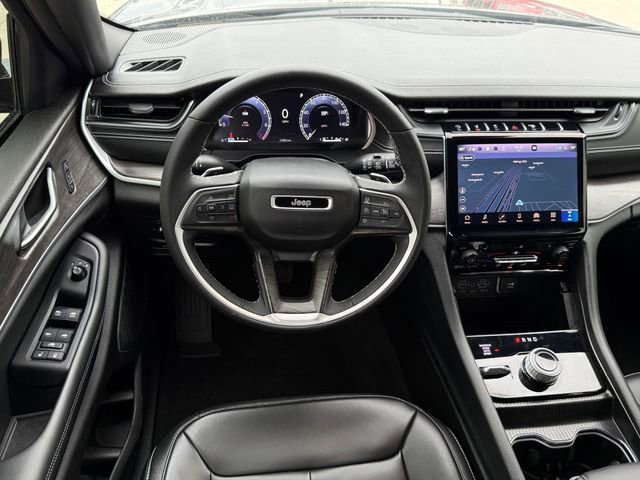 Used 2024 Jeep Grand Cherokee Limited w/ Black Appearance Package AWD/4WD image 21
