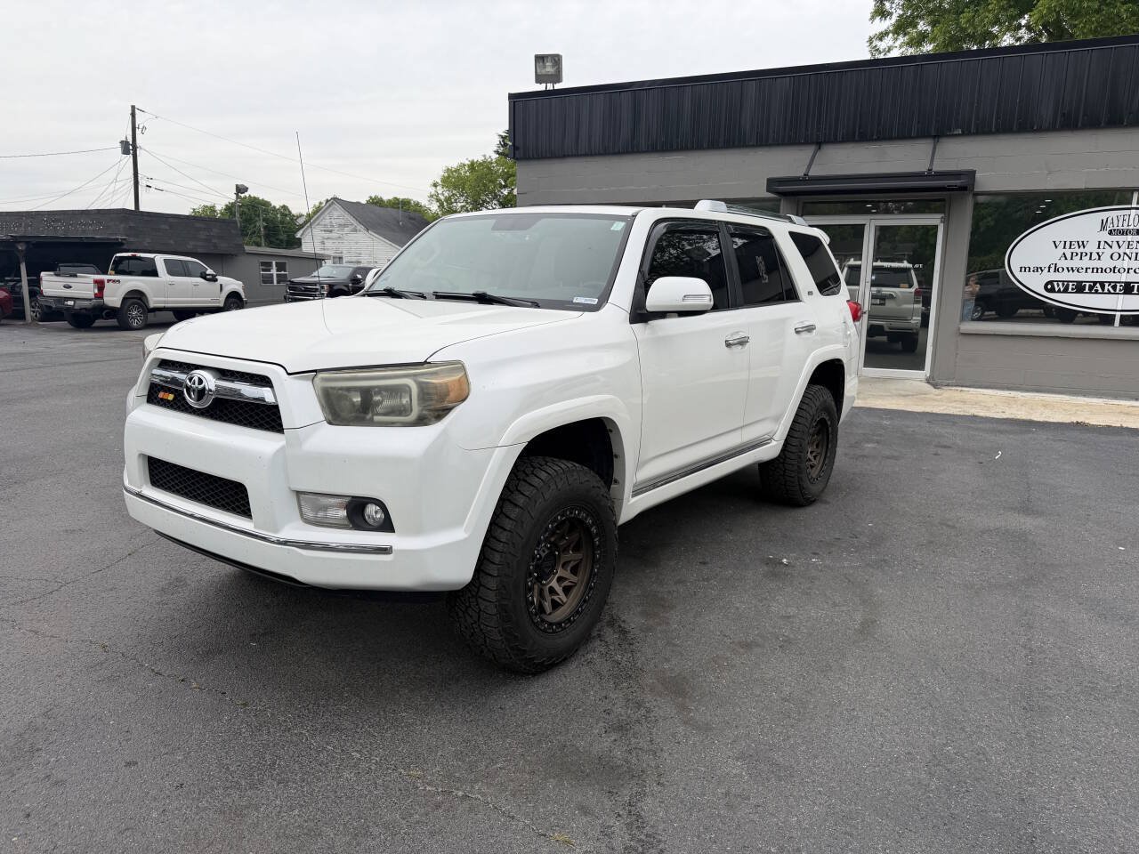 Used 2010 Toyota 4Runner SR5 AWD/4WD image 8