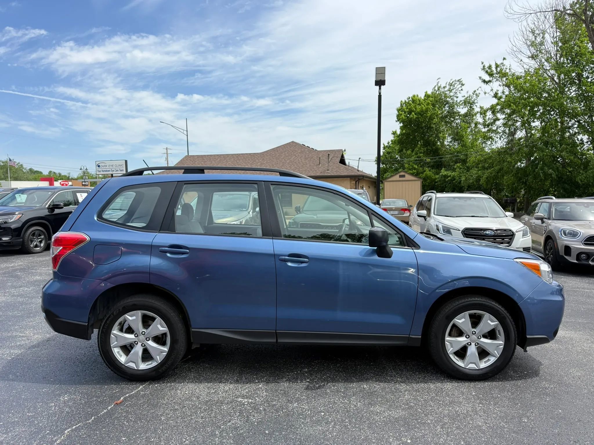 Used 2015 Subaru Forester 2.5i w/ Alloy Wheel Package AWD/4WD image 7