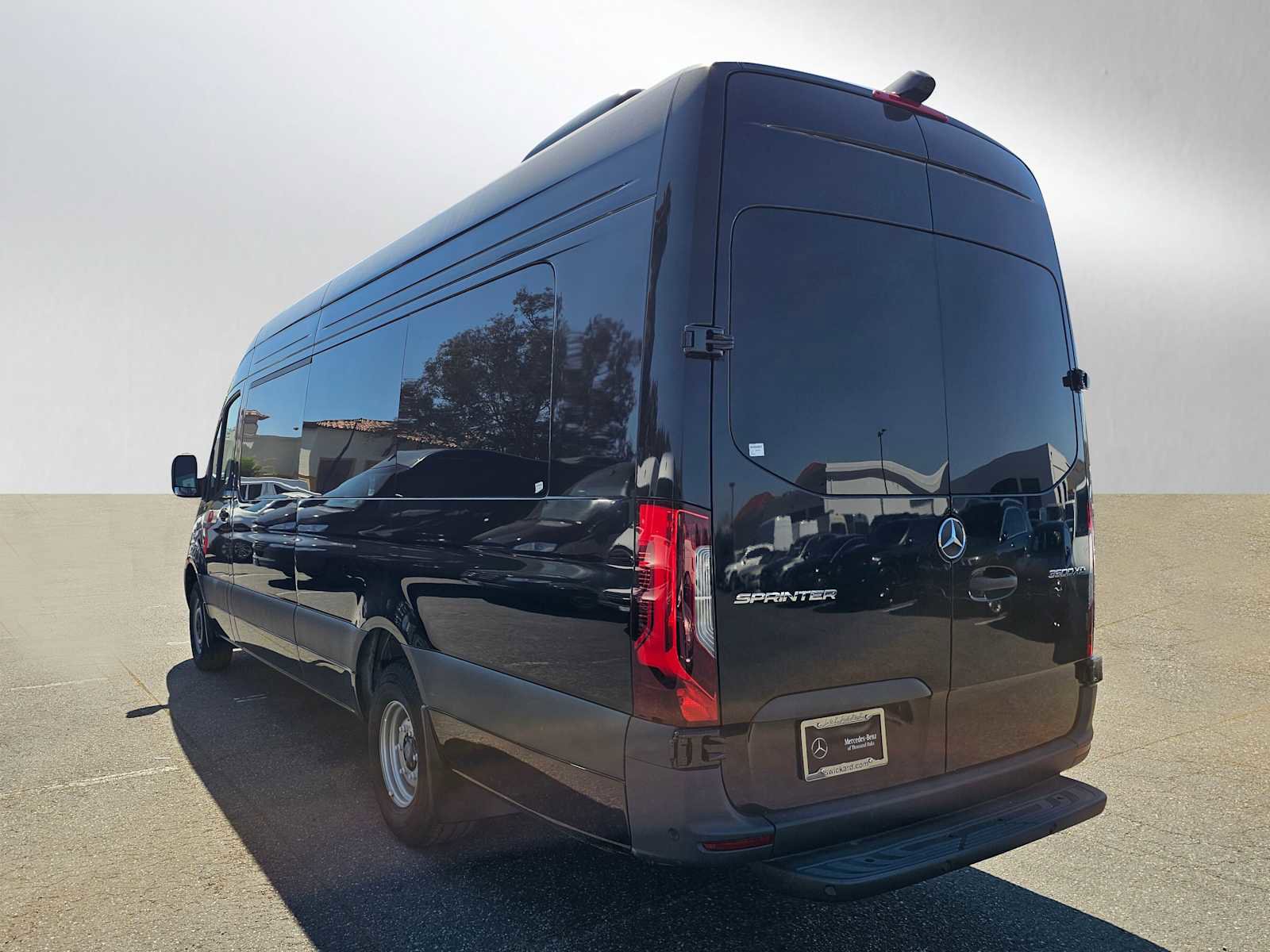 Used 2024 Mercedes-Benz Sprinter 3500 image 5