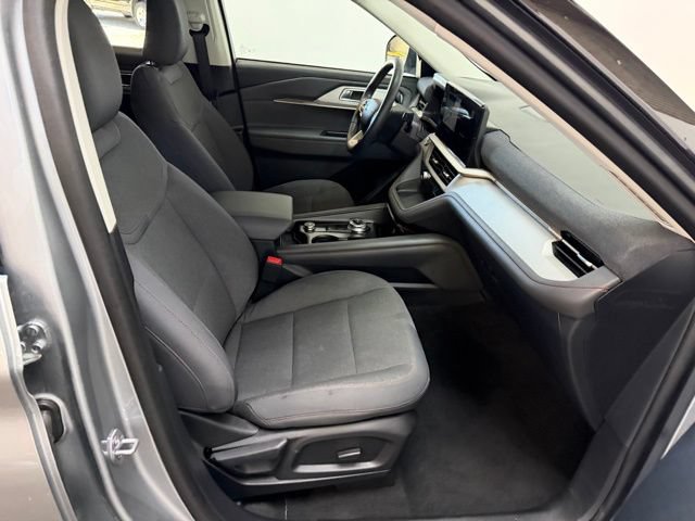 Used 2025 Ford Explorer Active AWD/4WD image 40