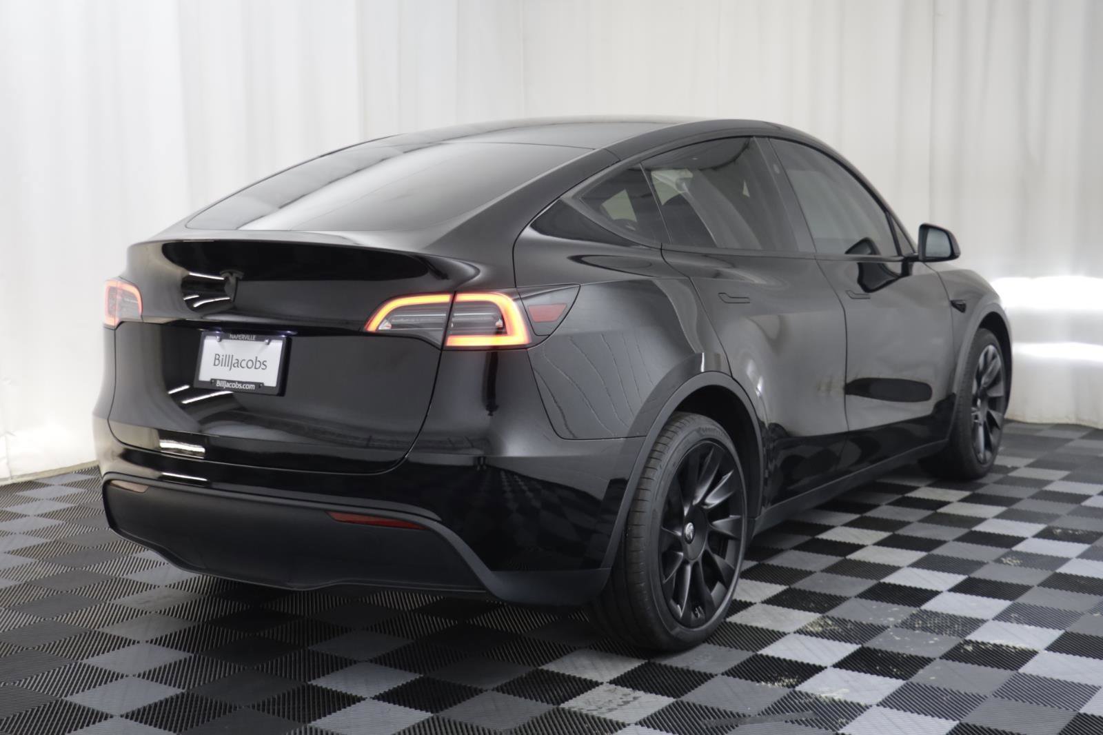 Used 2024 Tesla Model Y Long Range image 16