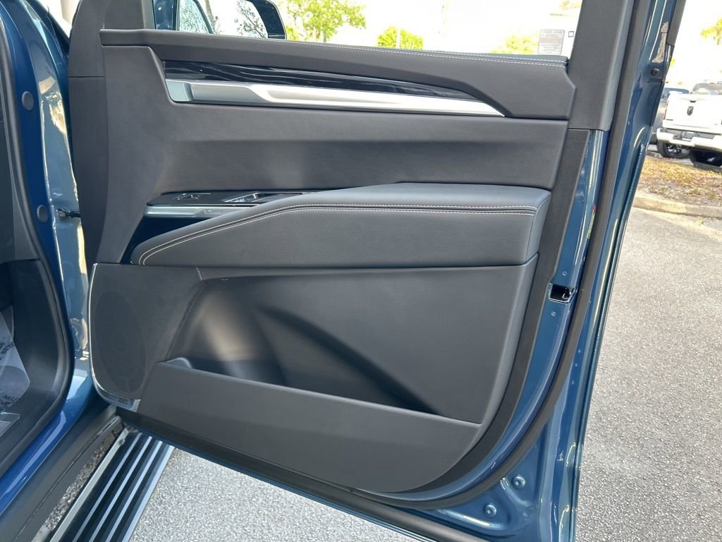 Used 2026 Cadillac Escalade Sport image 28