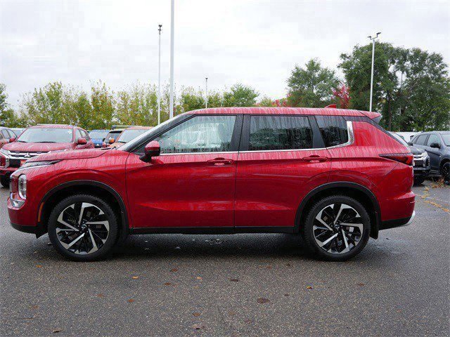 Used 2022 Mitsubishi Outlander SE image 4