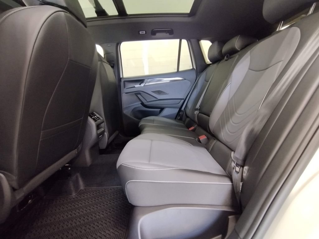 New 2026 Volkswagen Tiguan SE R-Line AWD/4WD image 36
