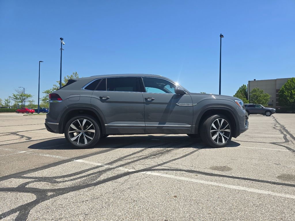 Used 2025 Volkswagen Atlas Cross Sport SEL Premium R-Line AWD/4WD image 19