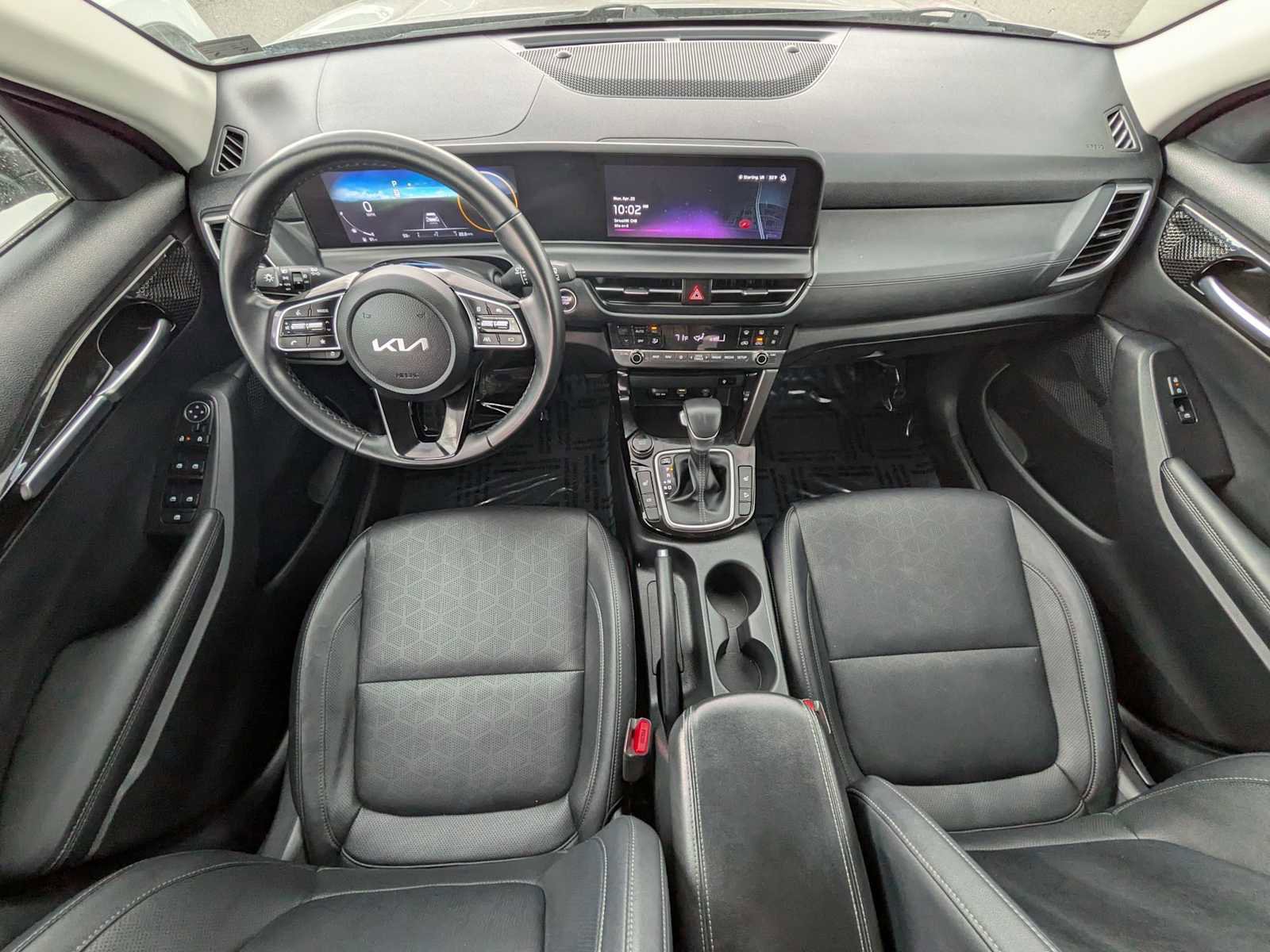 Used 2024 Kia Seltos EX image 16