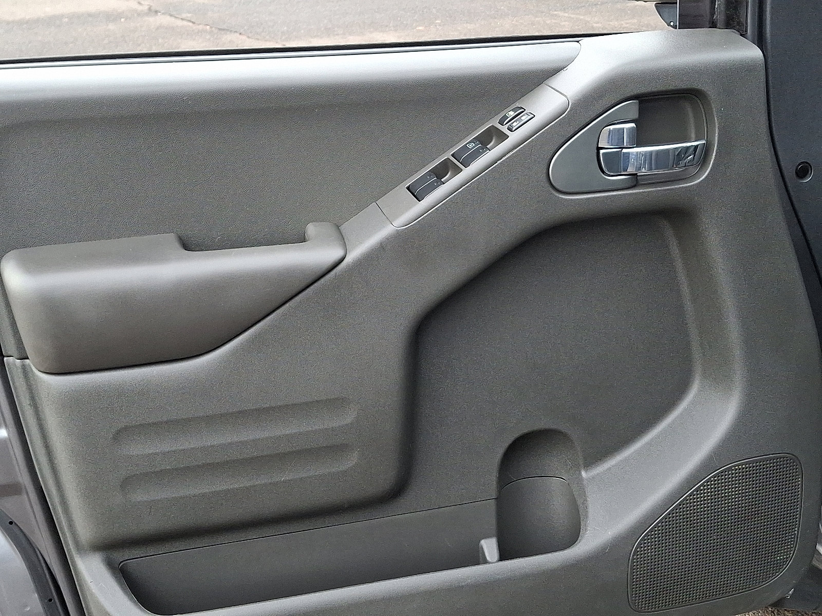 Used 2019 Nissan Frontier PRO-4X image 12