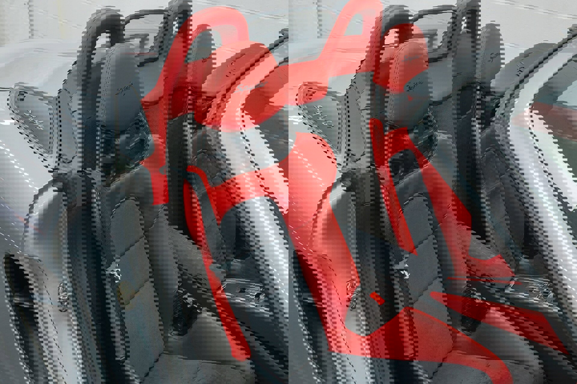 Used 2016 Porsche Boxster Spyder image 89