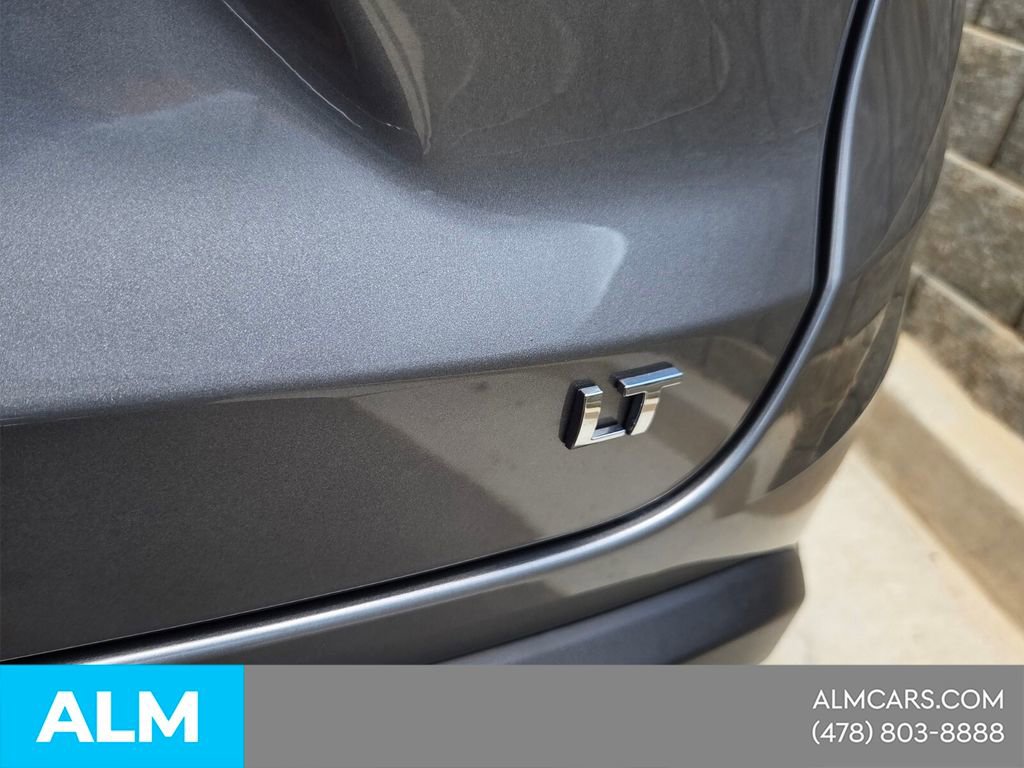 Used 2025 Chevrolet Trax LT w/ LT Convenience Package FWD image 13