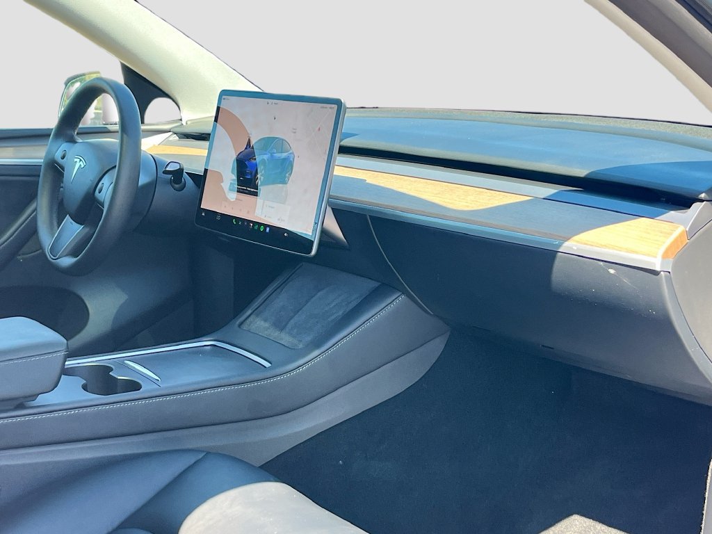Used 2023 Tesla Model Y Long Range AWD/4WD image 28