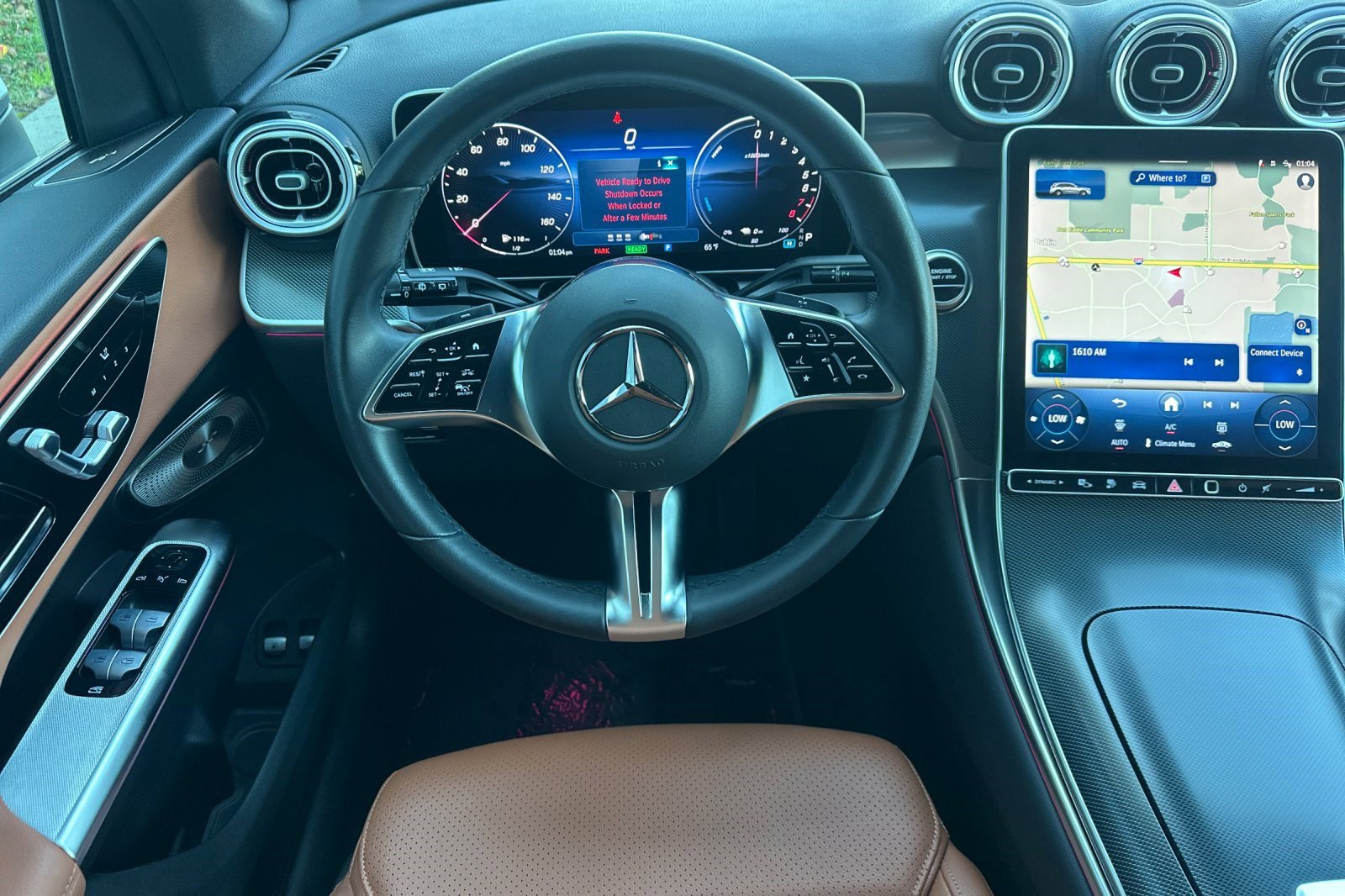 Used 2025 Mercedes-Benz GLC 350e 4MATIC image 18