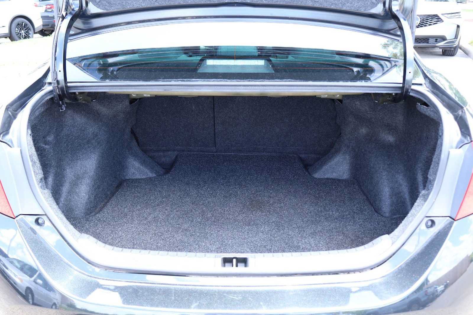Used 2018 Toyota Corolla L FWD image 19